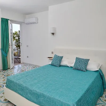 Malafemmena 3* Capri