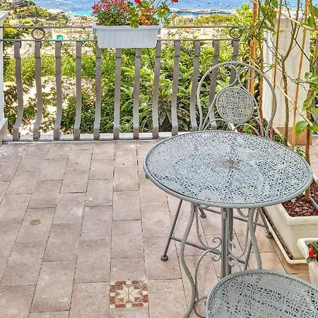 Konukevi Malafemmena