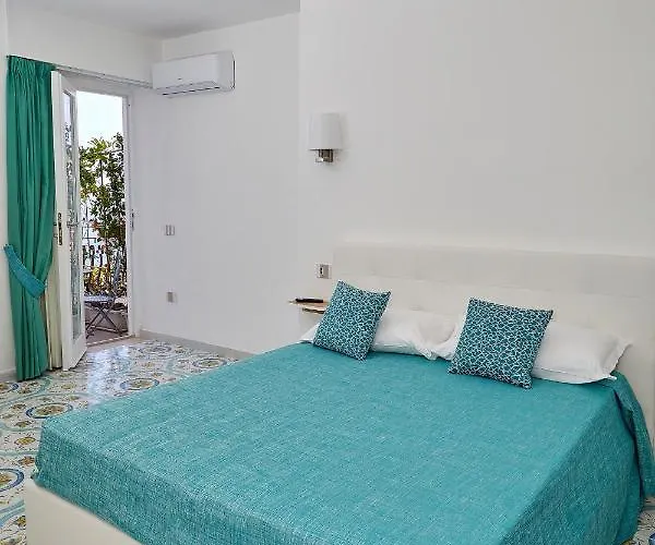 Malafemmena 3* Capri