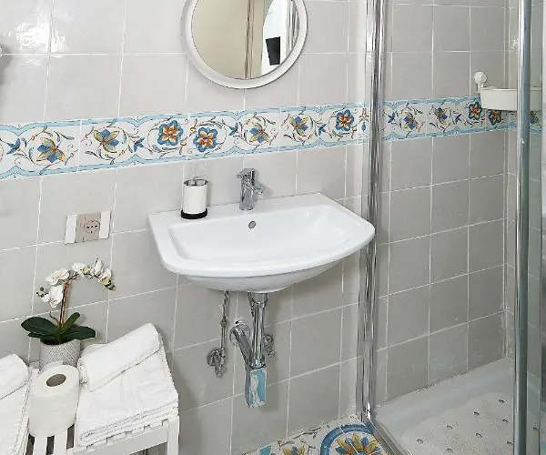 Malafemmena Pensión Capri